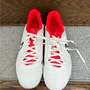 Nike YOUTH cleats soccer football